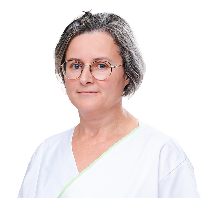 Žena v bielom oblečení.