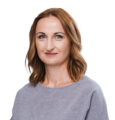 Žena s hnedými vlasmi a svetlom.